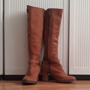 Brown boots